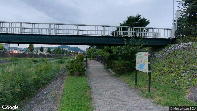 庁舎前人道橋